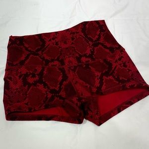 Lululemon red snakeskin shirts